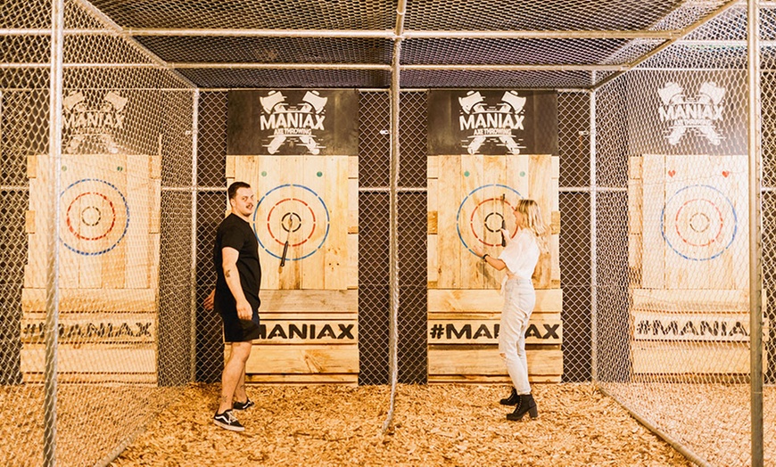 Image 5: Axe Throwing, Pizza & Drink Package at Maniax Axe Throwing Brisbane