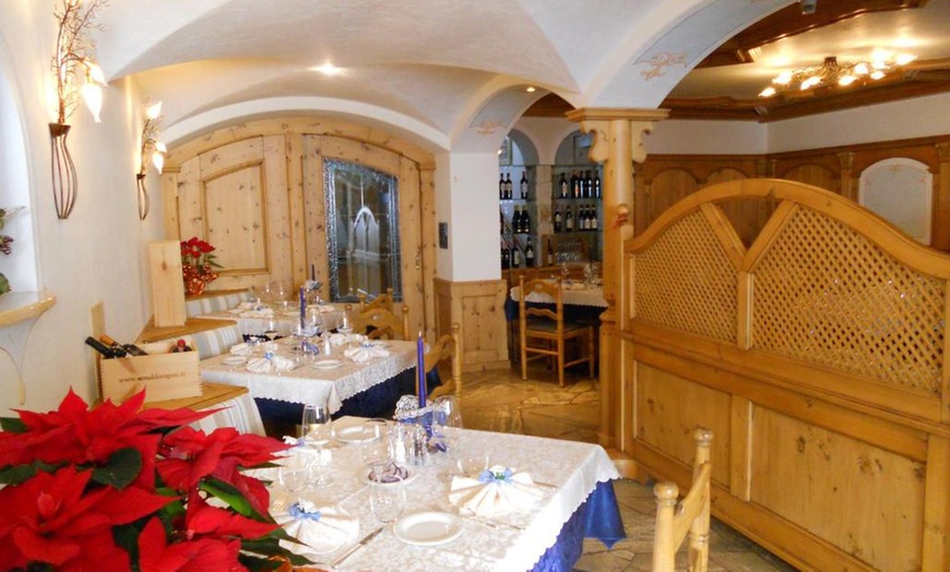 Image 8: Trentino: camera Comfort per 2 con colazione o mezza pensione