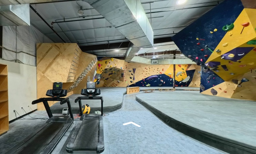 Image 8: Day Passes for All Ages – Climb, Play, and Conquer Indoors