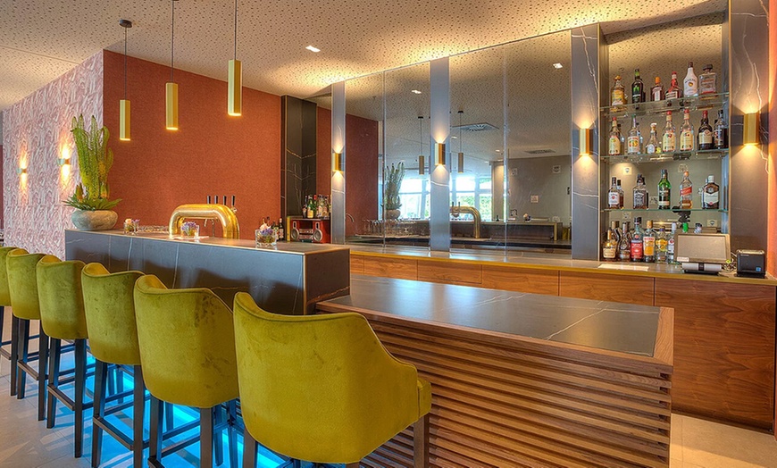 Image 3: Frühstücksbuffet inkl. 1 Glas Sekt für 2 oder 4 Personen