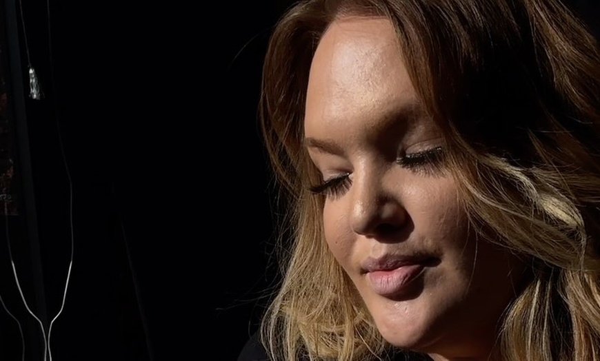 Image 2: 4, 6, or 12 Hour Private Bridal Suite with Decor and Mocktail Bar