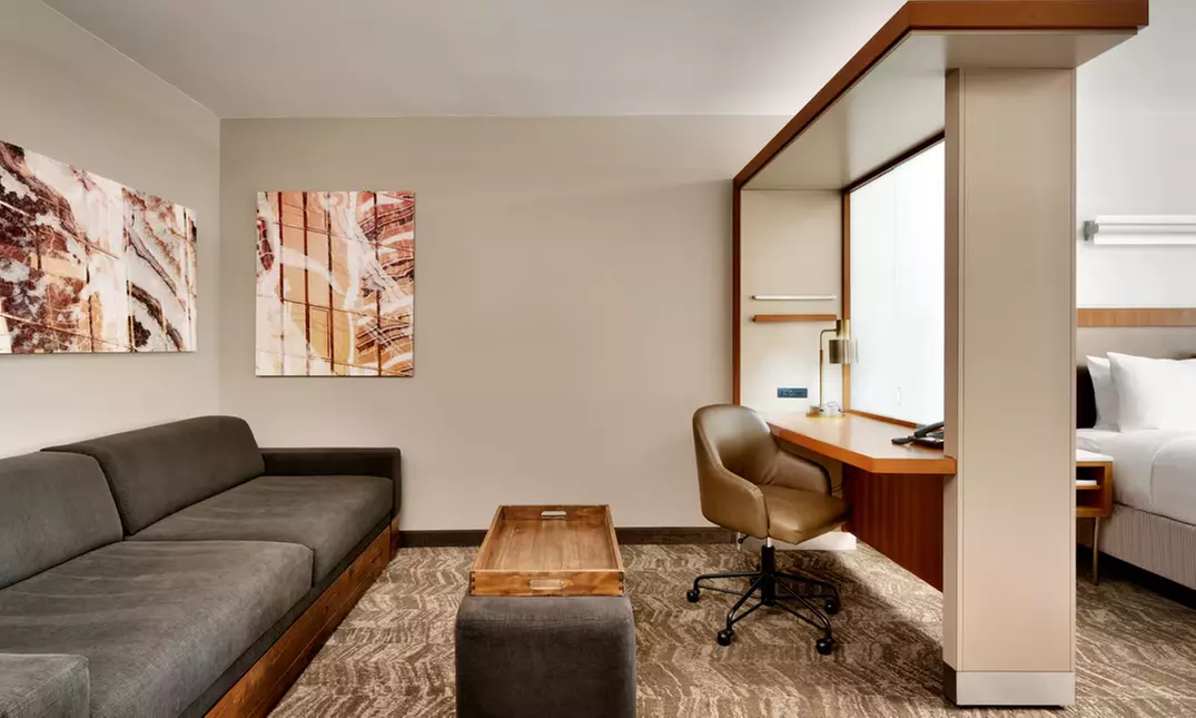 Hotel Stay w/ Rooftop Pool & Breakfast. Minutes From The Strip