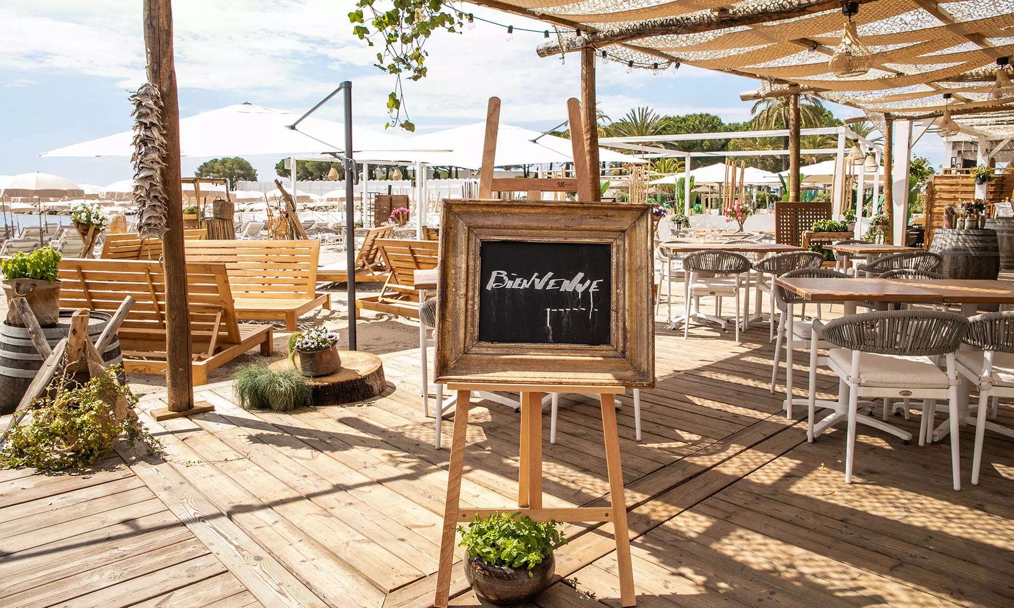 Journée plage privée à deux : détente privilégiée à Golfe-Juan