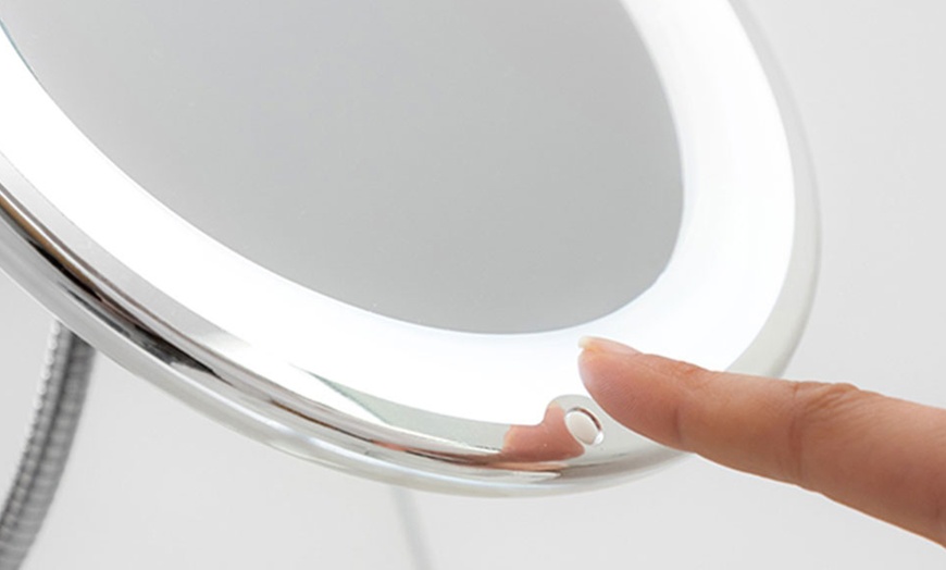 Image 2: LED Magnifying Mirror with Flexible Arm