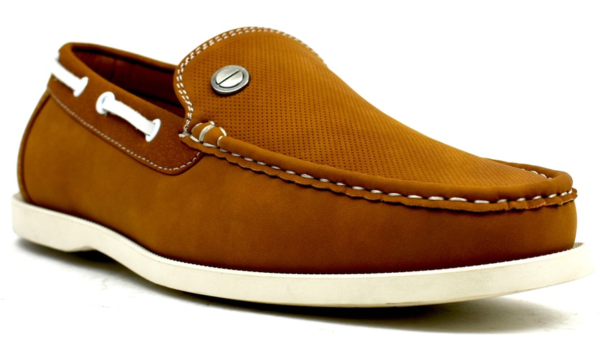 Image 10: Men's Slip-On Boat Shoes