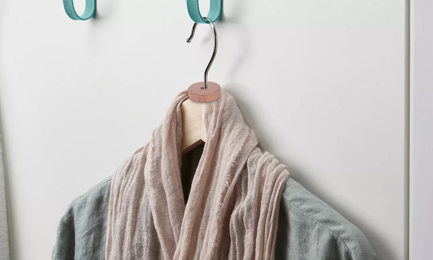 Vinsani 45-Piece Moth Repellent Drawer and Wardrobe Freshener Ring Set