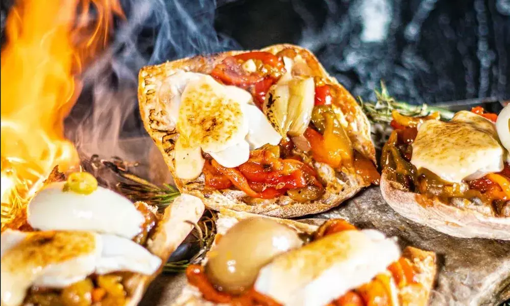 Menú degustación de 3 tiempos, postre y bebida para 2 o 4 personas