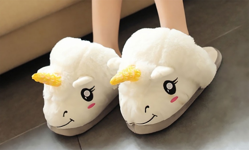 Image 4: Unisex Unicorn slippers