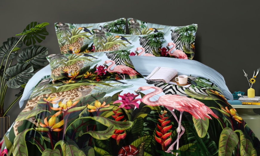 Image 5: Reversible Easy Care Duvet Set
