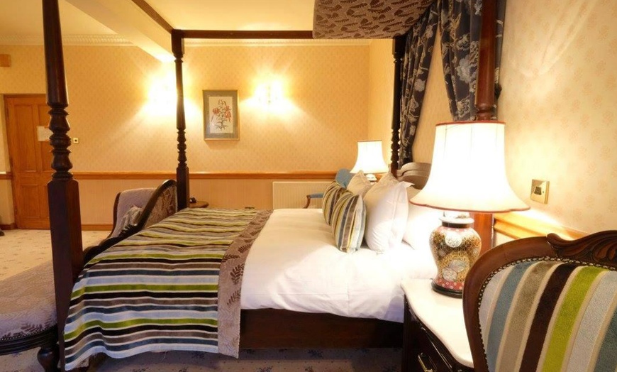 Image 4: Cheshire: 4* Deluxe Double Room Stay with Full English Breakfast
