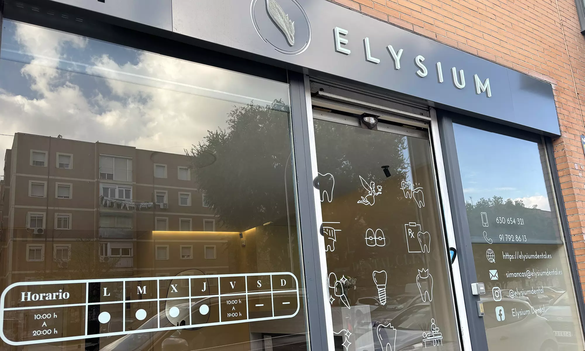 1 o 2 sesiones de blanqueamiento dental LED con limpieza