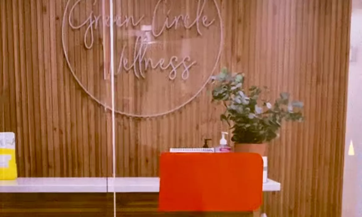 Wellness Experience w/ Hot Stone & Aromatherapy for 1-2 Hrs in Chicago