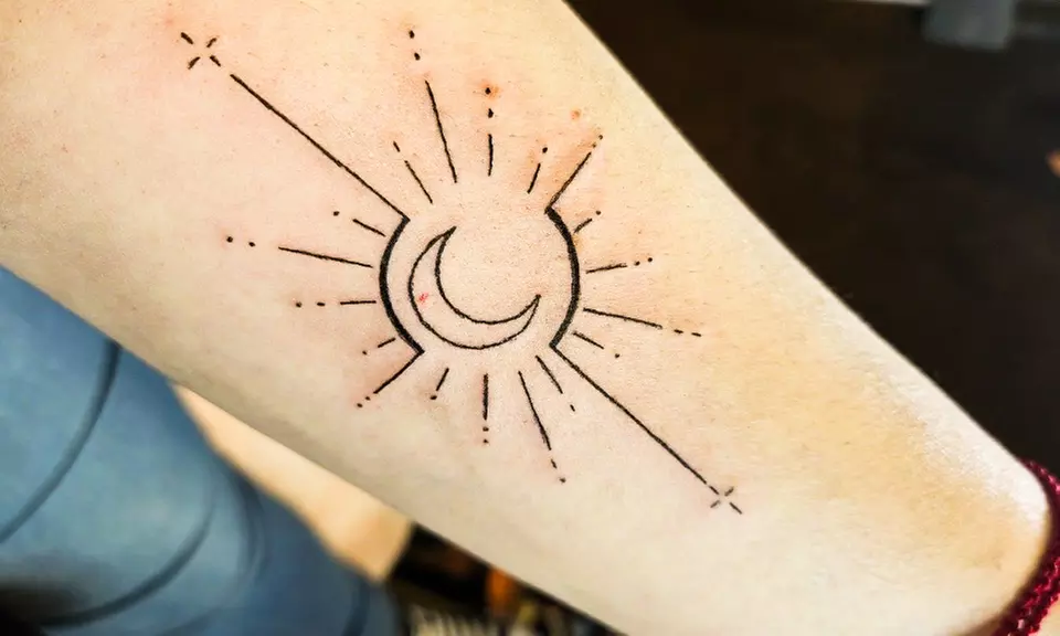 Small Fine-Line Tattoo (2-4 inches) or Medium (4-6 inches) Service