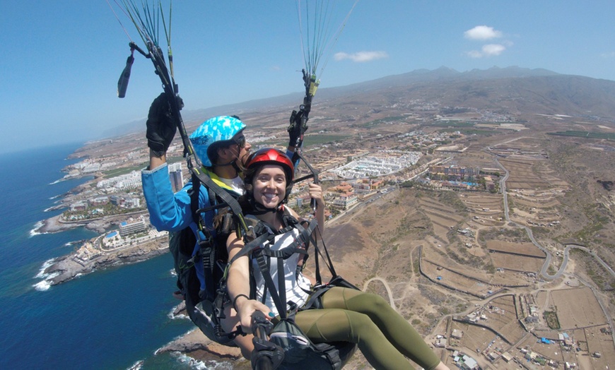 Image 2: ¡Experimenta la emoción de volar! ¡Descubre la libertad en el aire!