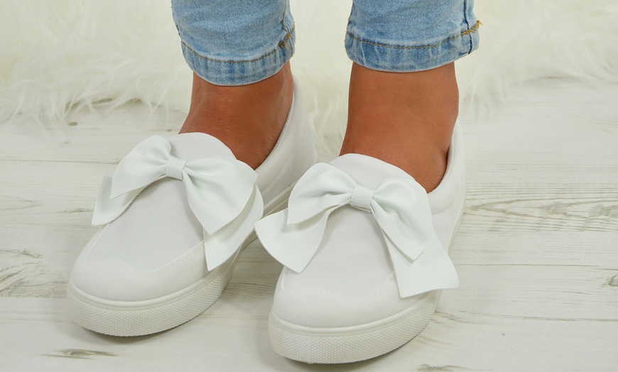 Image 19: Women's Bow Sneakers