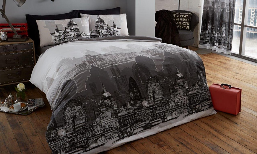 Image 8: Clearance Duvet Cover Set