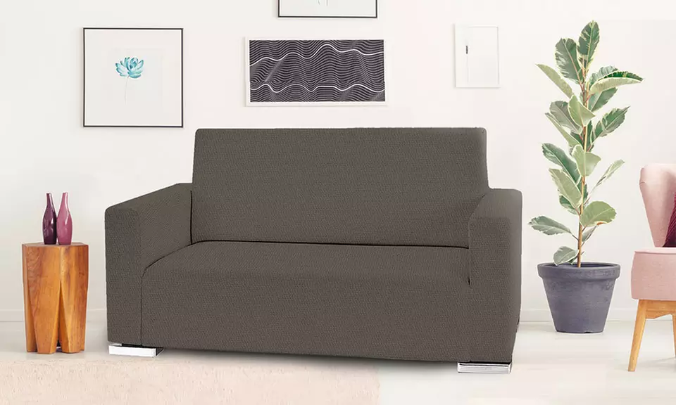 Sofabezug mit geformten Armlehnen