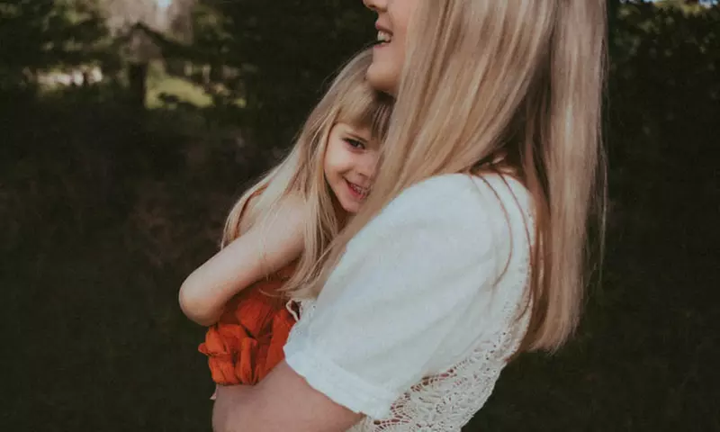 Photoshoot for Maternity/ Family or Newborn with 3 Digital Files