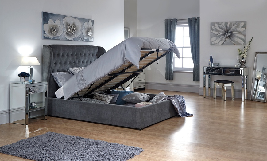 Image 5: Winged Ottoman Bed
