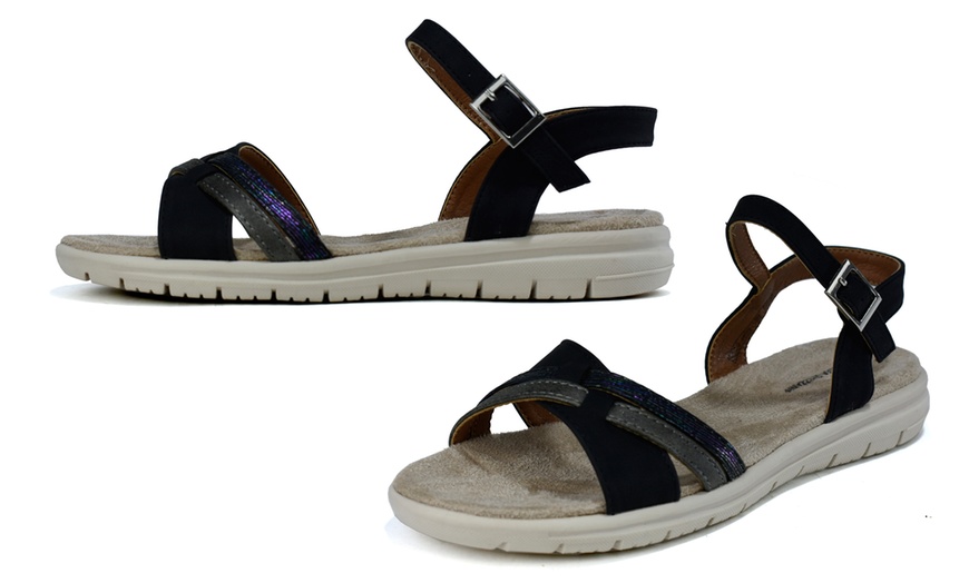 Image 3: Women's Lightweight Leather Summer Sandals