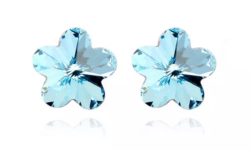 Luce e Colore: Orecchini Floreali o Punti Luce da Regalare o Amare