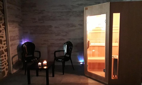 Pays de la Loire : Villa avec petit-déjeuner, spa, bouquet de roses et bouteille de vin pour 2 à La Caliente