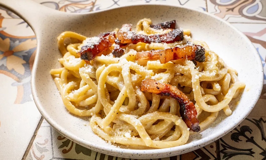 Image 1: Menú italiano con opción a botella de vino para 2 o 4 personas