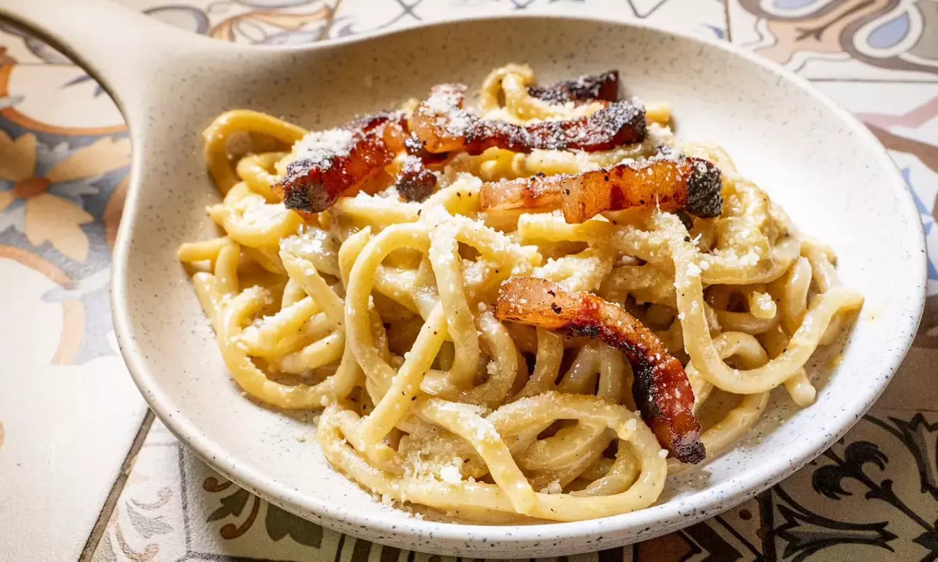 ¡Directos a Italia! Menú italiano con opción a botella de vino para 2 o 4 personas y ahorra hasta un 36% - Primary Image