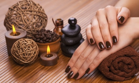 Beauté des pieds cocooning ou beauté des pieds et/ou des mains avec pose semi-permanent dès 14,90 € avec Joyau D'ongle
