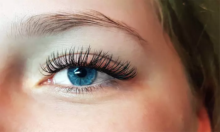 Schöne Wimpern: Wimpernverlängerung (UV LED) opt. inkl. Refill