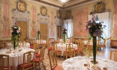 Menu gourmet da 5 portate con vino per 2 o 4 persone al ristorante della Foresteria del Castello (sconto fino a 50%)