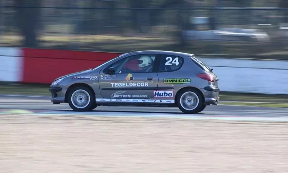 Meerijden of racen op het circuit