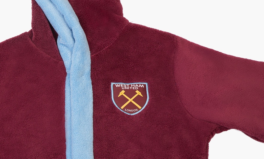 Image 9: Boys' Football Dressing Gown