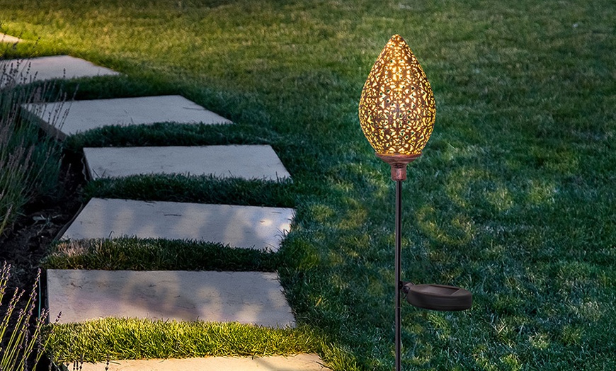 Image 3: One, Two or Four Teardrop Solar Garden Lights