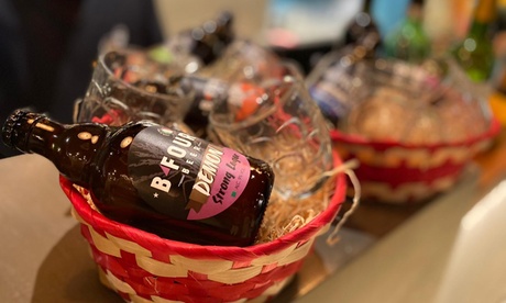 Box con fino a 6 birre artigianali o birra in bottiglia spillata da 1 l con ritiro in loco al pub BirrEspritz