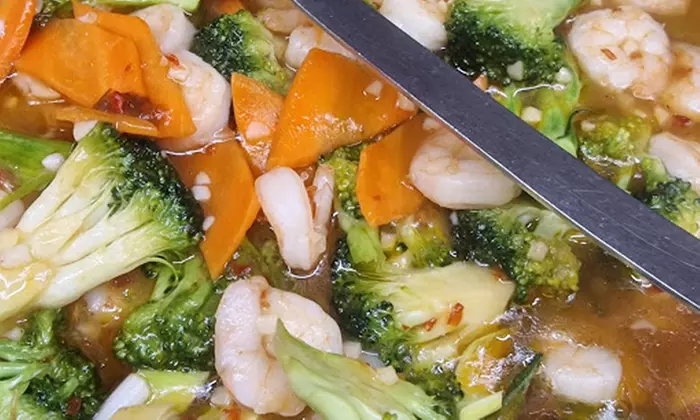 Chinesisches All-you-can-eat Mittags- oder Abendbuffet für 1-2 Pers.