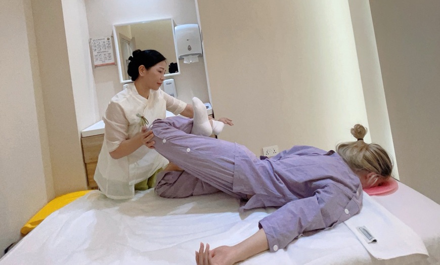 Image 2: Choice of Spa and Medical Treatment at Zhongguo Tcm Medical Center