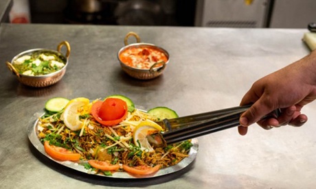Cuisine indienne avec entrée, plat et riz, naan, dessert, et kir pour 2 personnes à 29 € au restaurant Le Prince