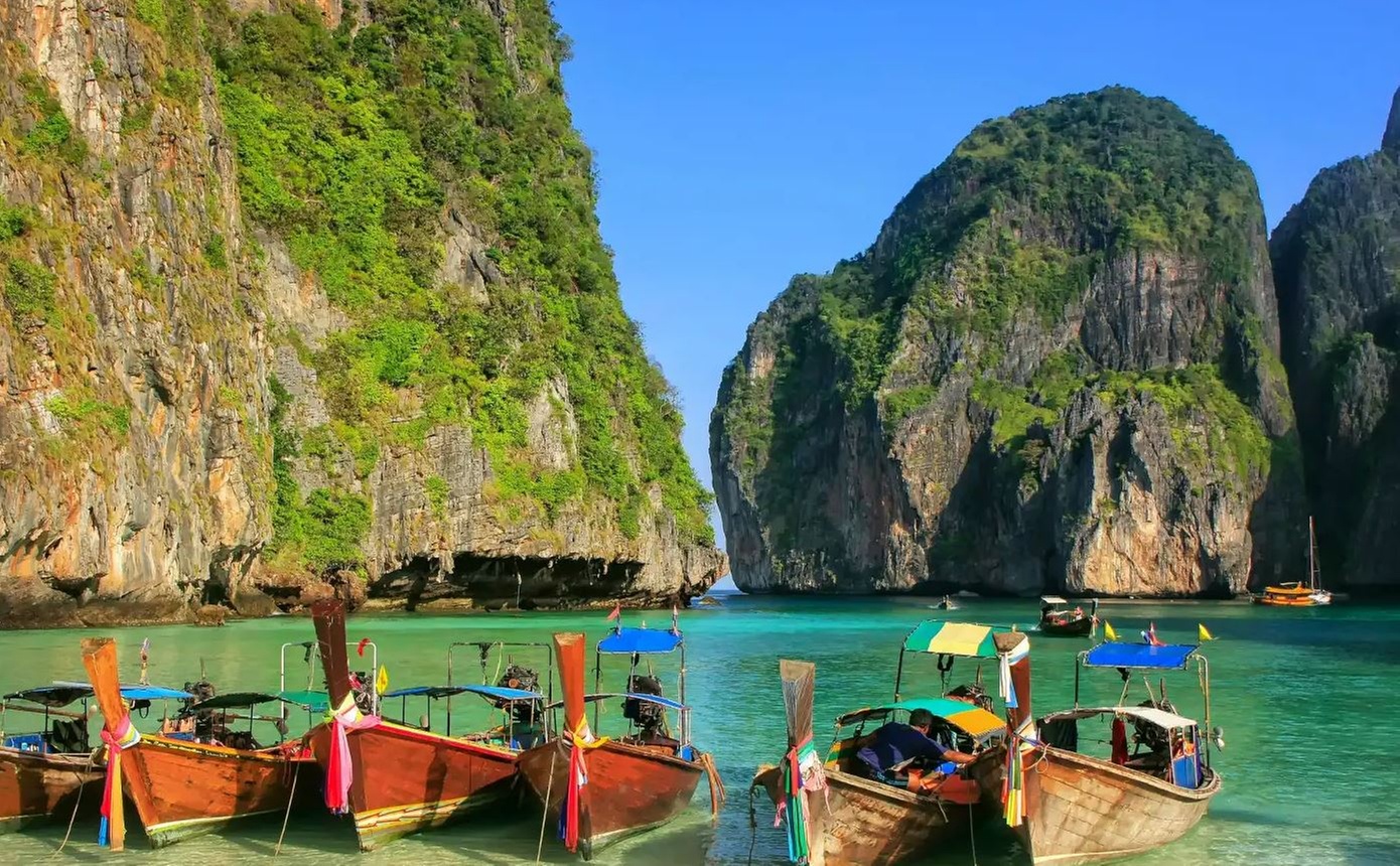 ✈ 8-Day Bangkok and Phuket Vacation. Price is per Person, Based on Two Guests per Room. Buy One Voucher per Person. - Primary Image