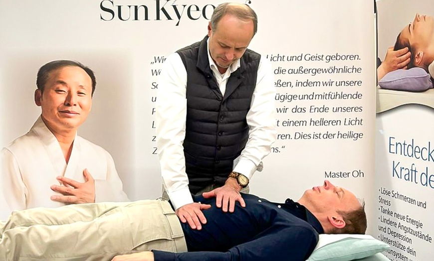 Image 2: Bis zu 57% Rabatt auf den Massage – Akupressur bei SunKyeong