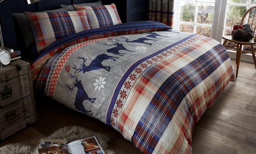 Image 1: Heritage Stag Duvet Set/Curtains