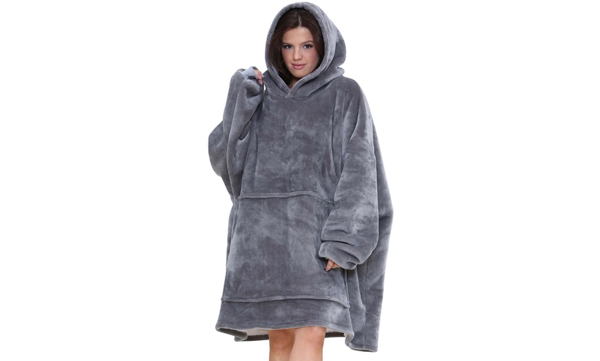 Image 5: Plain Front Pocket Oversize Hoodie Blanket