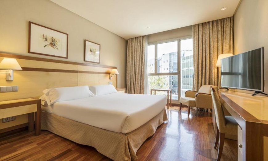 Image 6: Madrid: 1 or 2 Nights w/Atletico de Madrid Spanish League Match Ticket