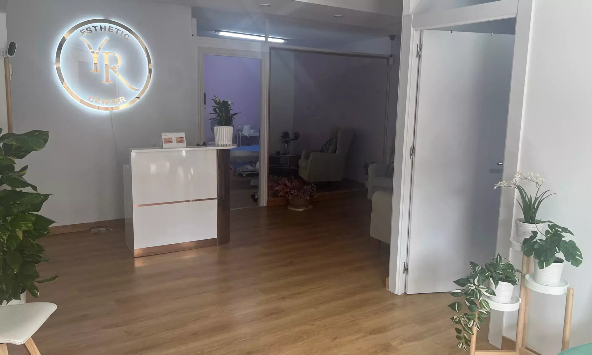 Combo reductor con cavitación, presoterapia y masaje drenante