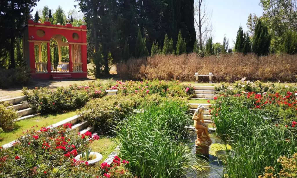 Arles : chambre double Premium avec petit-déjeuner, piscine et spa