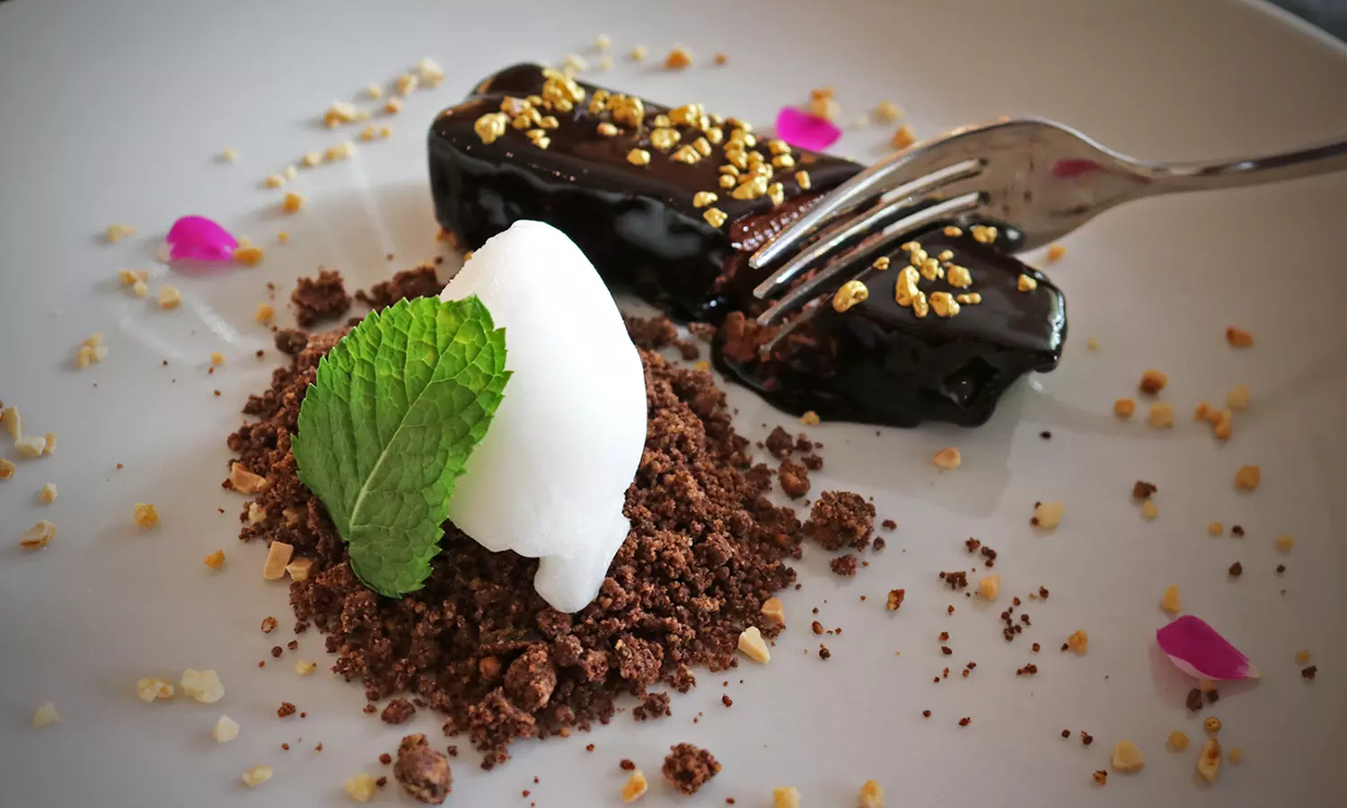 Menú mediterráneo para 2 o 4 personas con entrante, postre y bebida