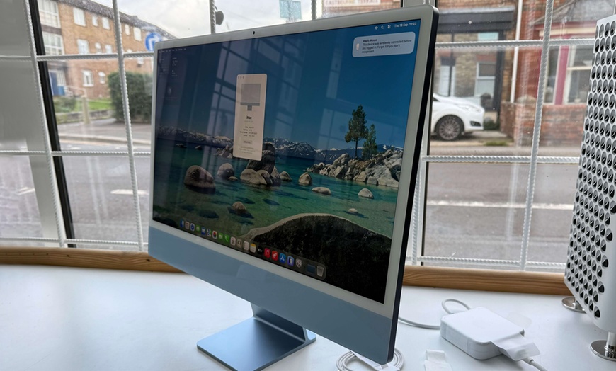 Image 5: Refurbished Apple 24-Inch 4.5K Retina Display iMac 16GB RAM 512GB SSD