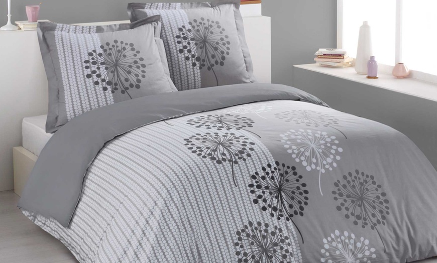 Image 1: Printed Duvet Cover Set