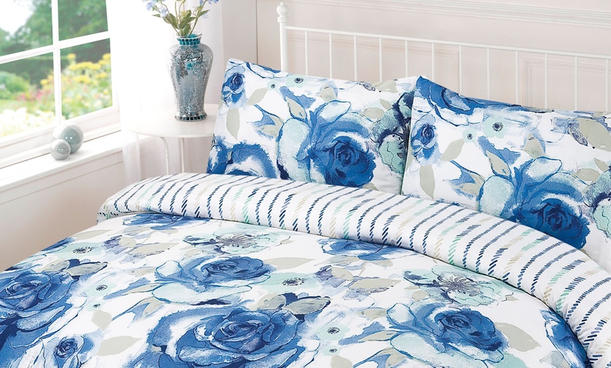 Image 12: Duvet Sets in Choice of Design