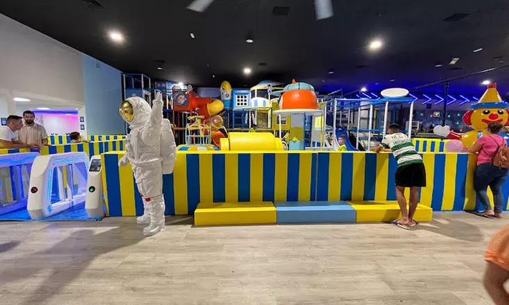 ¡Diversión sin límites! Acceso ilimitado para 1 niño/a al Parque Kids